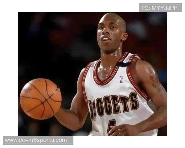 杨瀚森在比赛中掩护和传球速度较慢但节奏略快于克林根