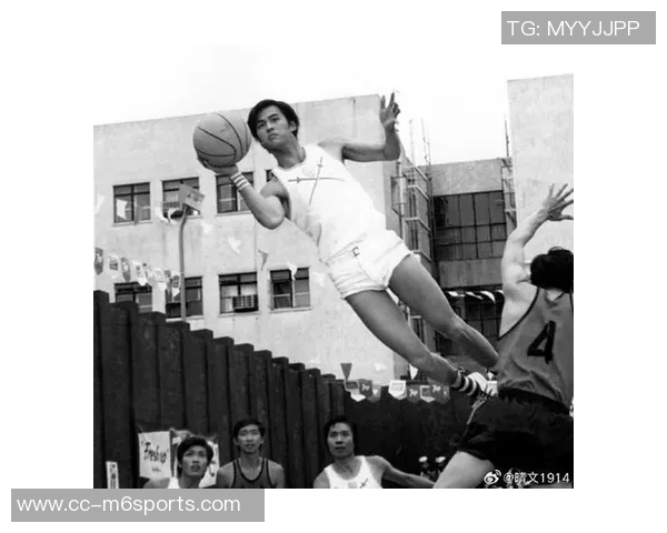 范弗里特激励狄龙挑战自我期待他展现40分风采的幽默瞬间 范弗里特激励狄龙挑战自我期待他展现40分风采的幽默瞬间