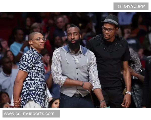 保罗与威少庆生合照温馨互动兄弟情深引发球迷热议