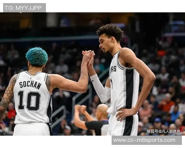 文班亚马成为马刺核心福克斯在关键时刻显得迷茫