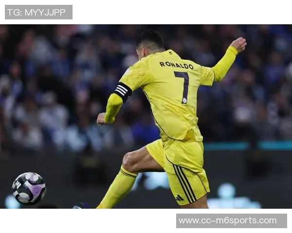 C罗在胜利打入第三球后与对方门将互动和解引发热议